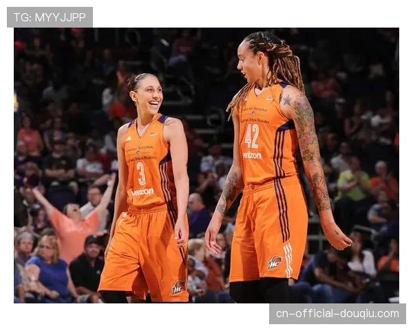 菲尼克斯水星队宣布与老将戴安娜·陶乐西续约一年